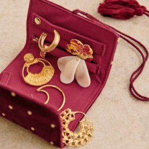 Sezane - brand new jewelry wrap